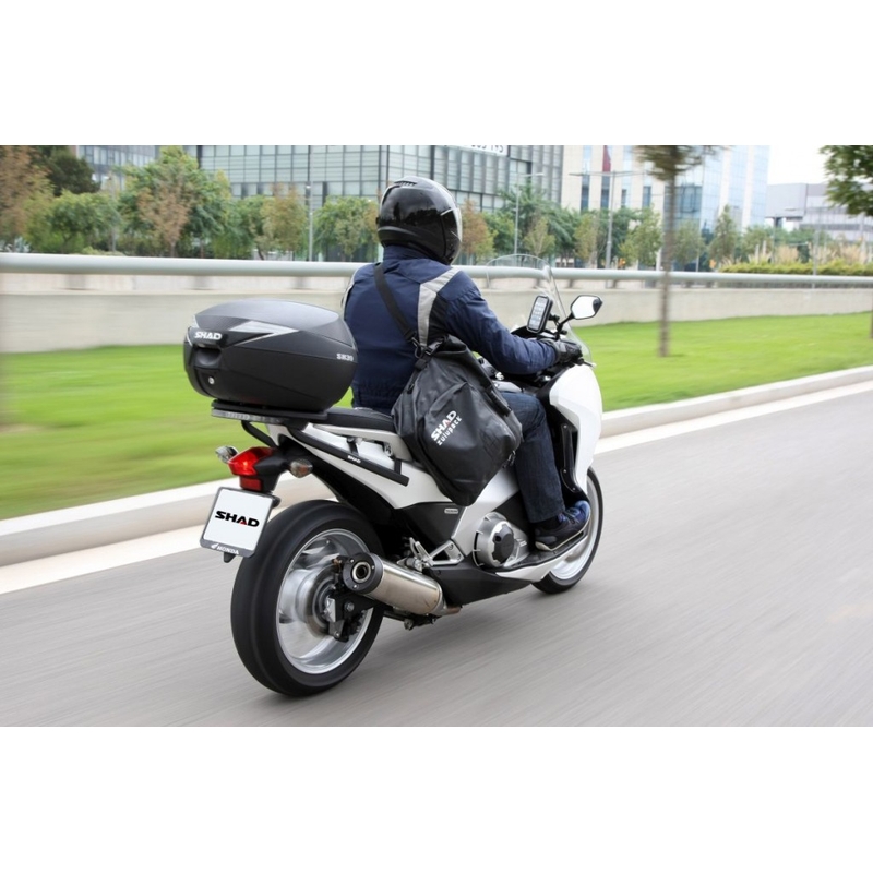 Vrchní kufr na motorku SHAD SH39 karbon - II. jakost