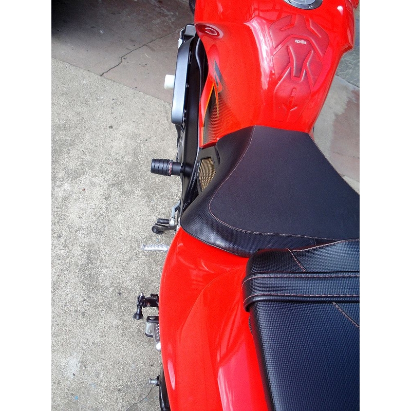 Aprilia TUONO 1000 (02-05) Freccia Saldi