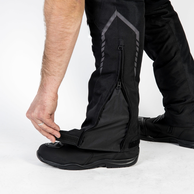 Ozone Flow - Pantaloni da motociclista neri con pinces Saldi