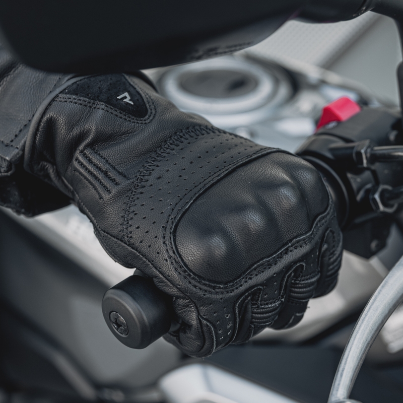 Guanti da moto Rebelhorn Thug II nero perforato