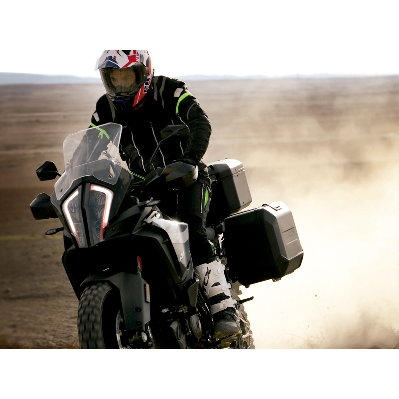 Kompletní sada černých hliníkových kufrů SHAD TERRA BLACK , 48L topcase 47L/47L boční kufry, včetně montážní sady a plotny SHAD DUCATI MULTISTRADA 950 / 1200 / 1260