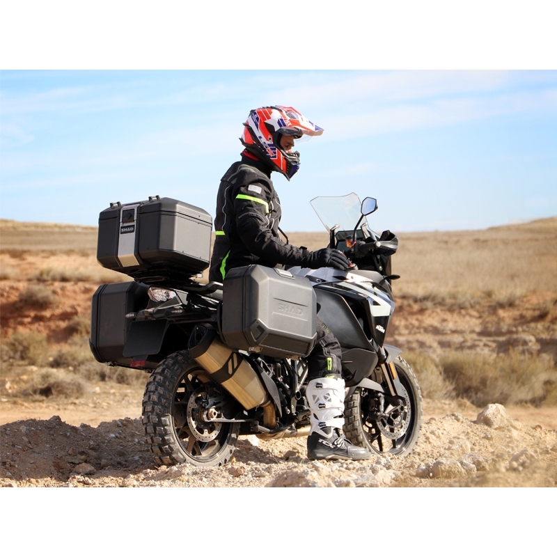 Kompletní sada černých hliníkových kufrů SHAD TERRA BLACK , 48L topcase 47L/47L boční kufry, včetně montážní sady a plotny SHAD DUCATI MULTISTRADA 950 / 1200 / 1260
