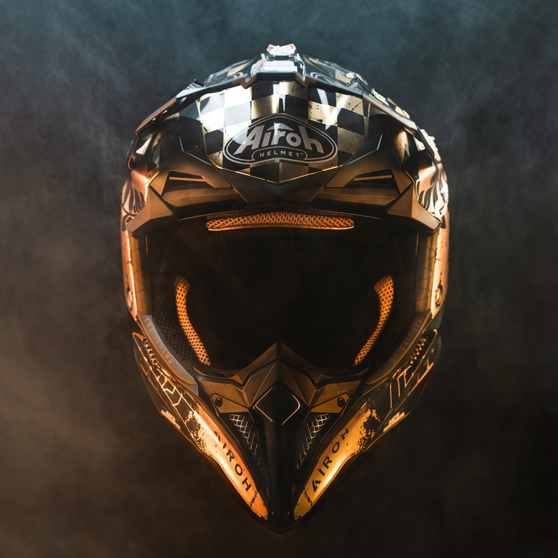 Casco motocross Airoh Aviator 3.0 "TC 222 THE LEGEND" nero-oro