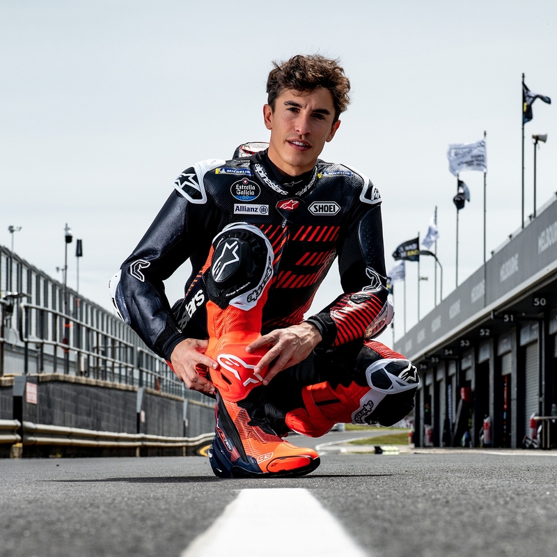 Stivali Moto Alpinestars Supertech R Vented Limited Edition MM93 Marc Marquez Fluo Rosso-Blu-Nero