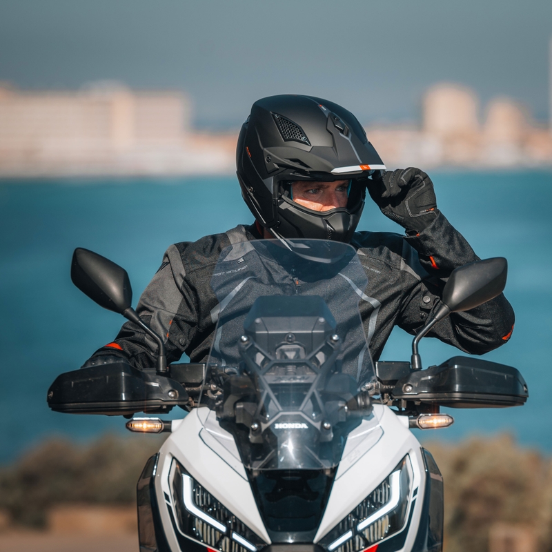 Casco jet con maschera MT Streetfighter SV S Solid A1 nero opaco