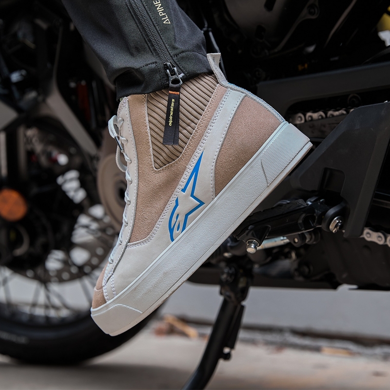 Stivali da moto Alpinestars Stella Stated Podium da donna, bianchi e grigi chiari