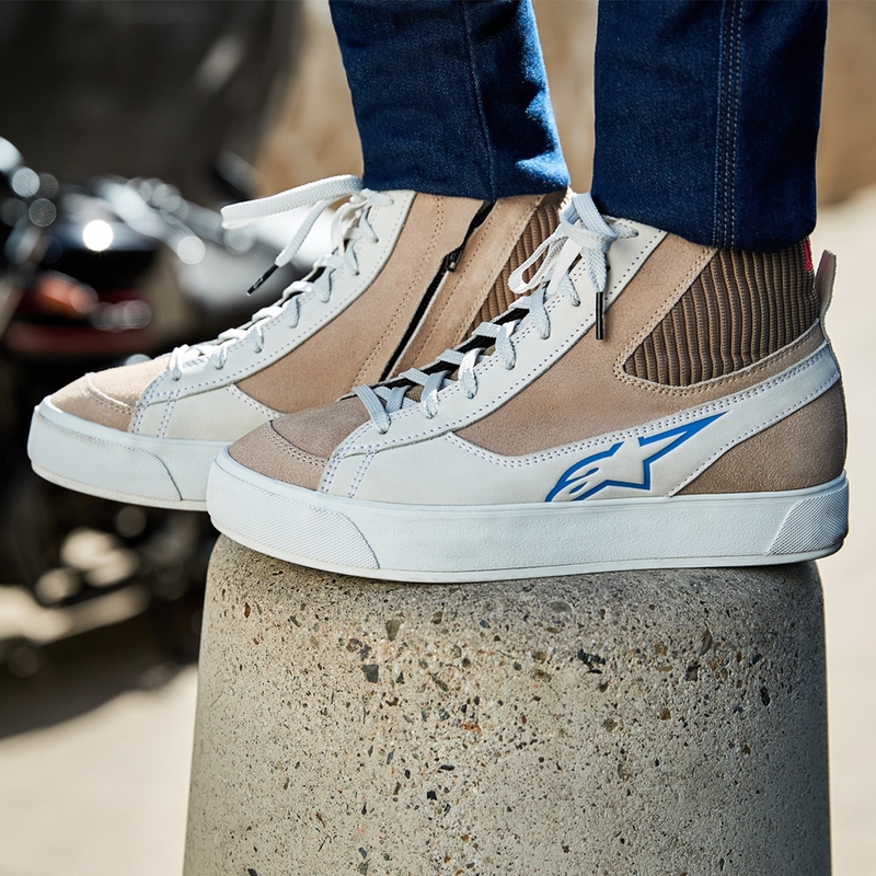 Stivali da moto Alpinestars Stella Stated Podium da donna, bianchi e grigi chiari