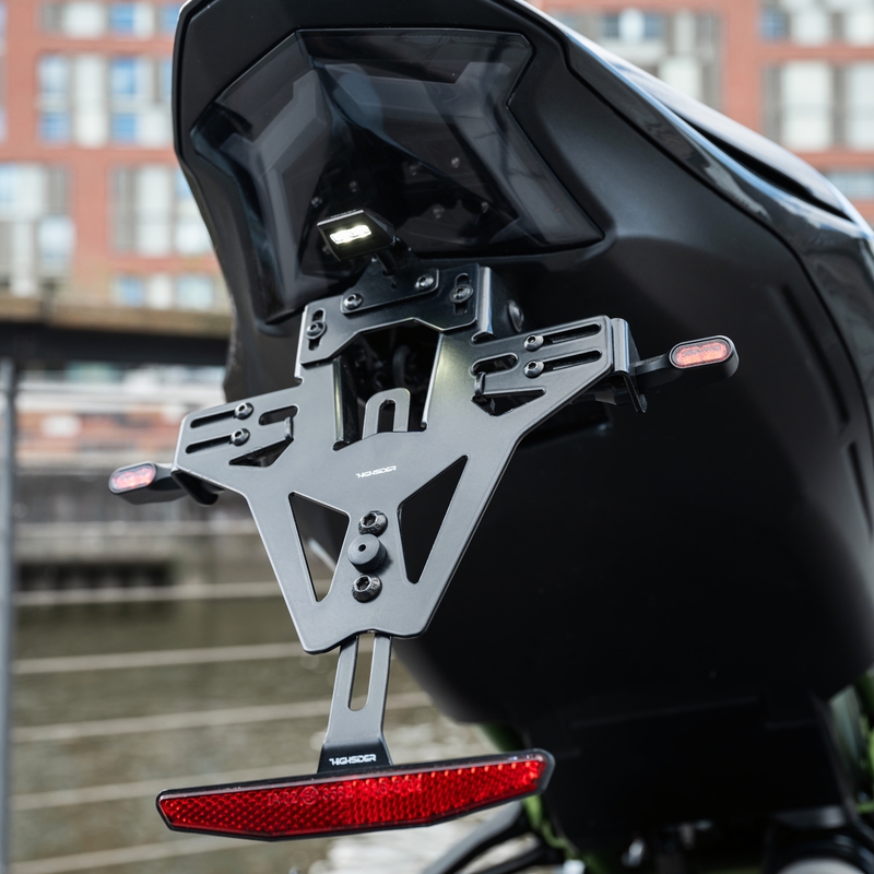 Portatarga con illuminazione Highsider Akron RS PRO Kawasaki ZX-6R nero