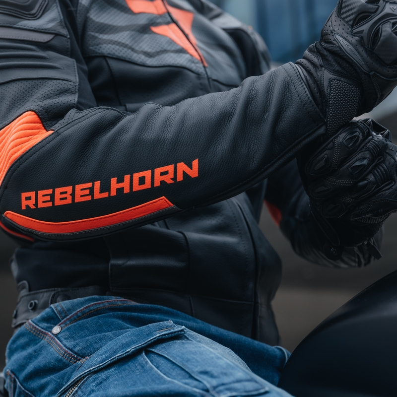Giacca da motociclista in pelle Rebelhorn Vandal nera-rossa