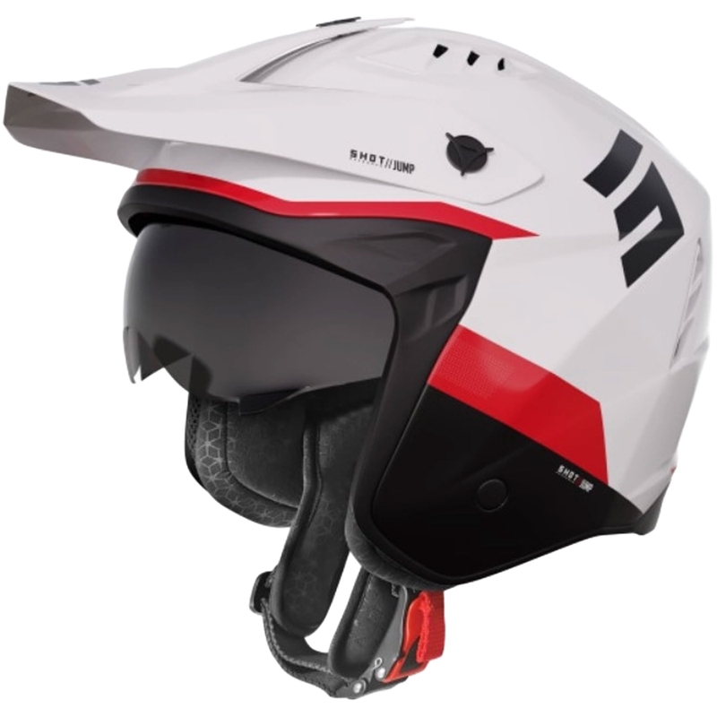 Trucchi di salto con il casco da moto nero-rosso-bianco