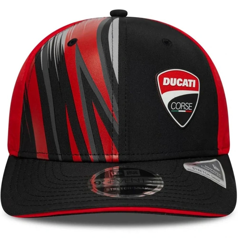 Cappellino Ducati Corse 9SEVENTY con logo rosso-nero