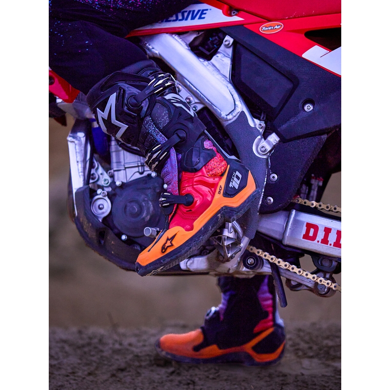 Stivali da moto Alpinestars Tech 10 Limited Edition Black Hole di colore nero