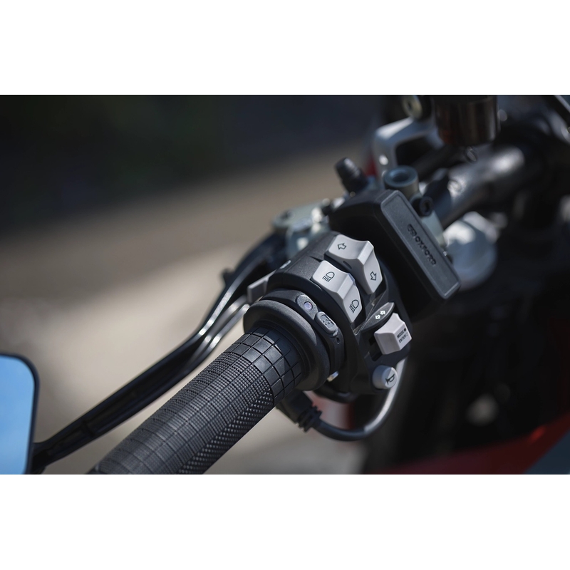 Manopole riscaldate integrate Oxford HotGrips Advanced Adventure, colore nero.