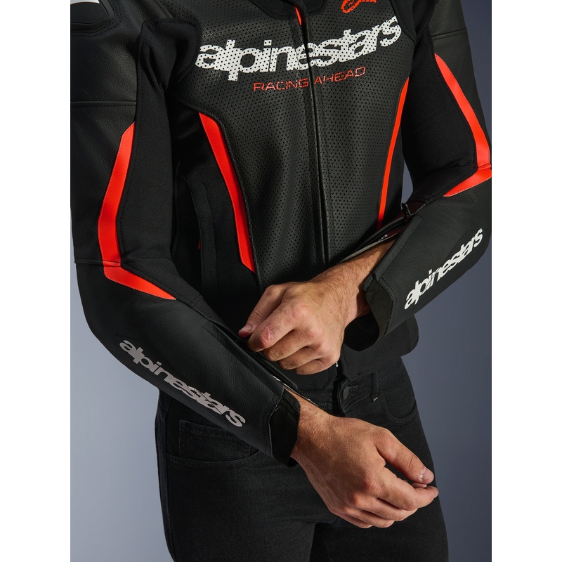 Giacca da moto in pelle Alpinestars GP Force V2 Airflow nero-rosso fluo-bianco