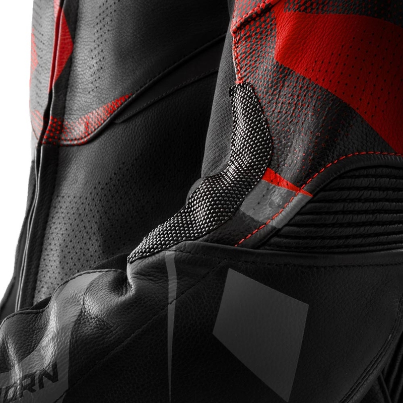 Giacca da motociclista in pelle Rebelhorn Inferno, nera e rosso fluo.