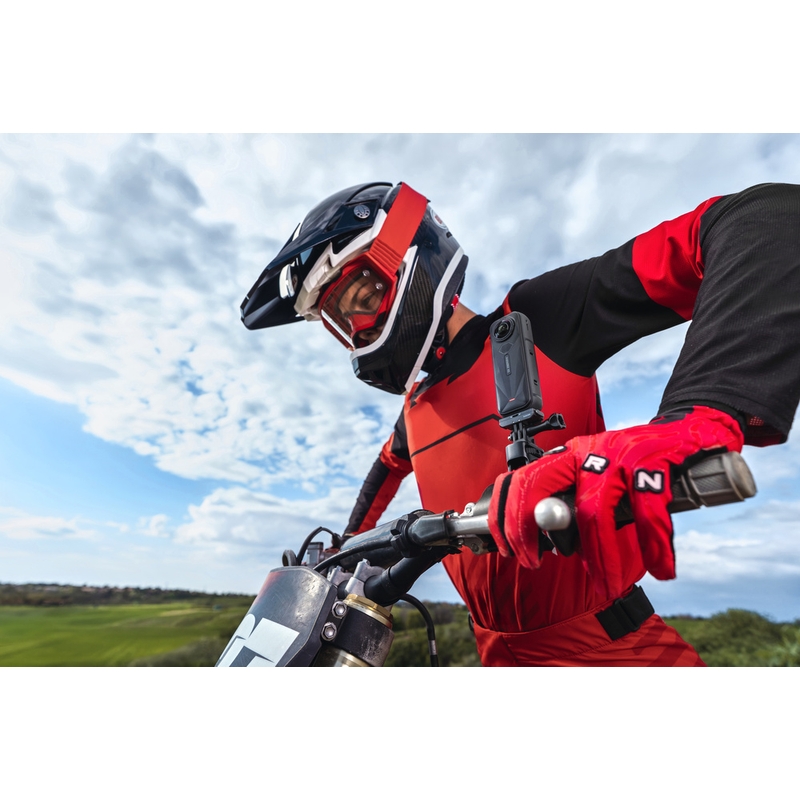 Action camera Insta360 X5 Motorcycle Bundle nera