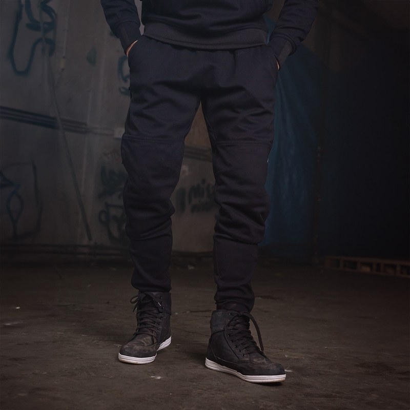 Pantaloni da jogging Oxford Armourlite AA neri, modello cropped da motociclista
